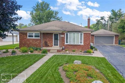 homes for sale st clair shores|Saint Clair Shores, MI Real Estate & Homes For Sale